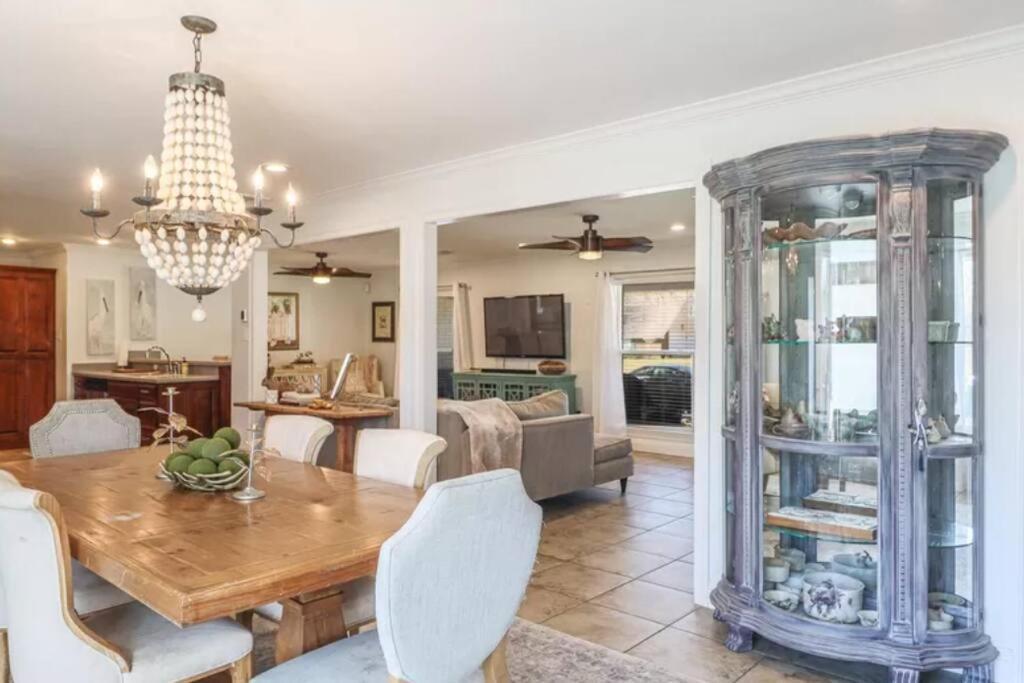 4/3 Home Centrally Located, Beach, Casino, Airport, Dining, Golfing, Shopping, Entertainment Gulfport Kültér fotó