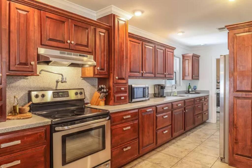 4/3 Home Centrally Located, Beach, Casino, Airport, Dining, Golfing, Shopping, Entertainment Gulfport Kültér fotó