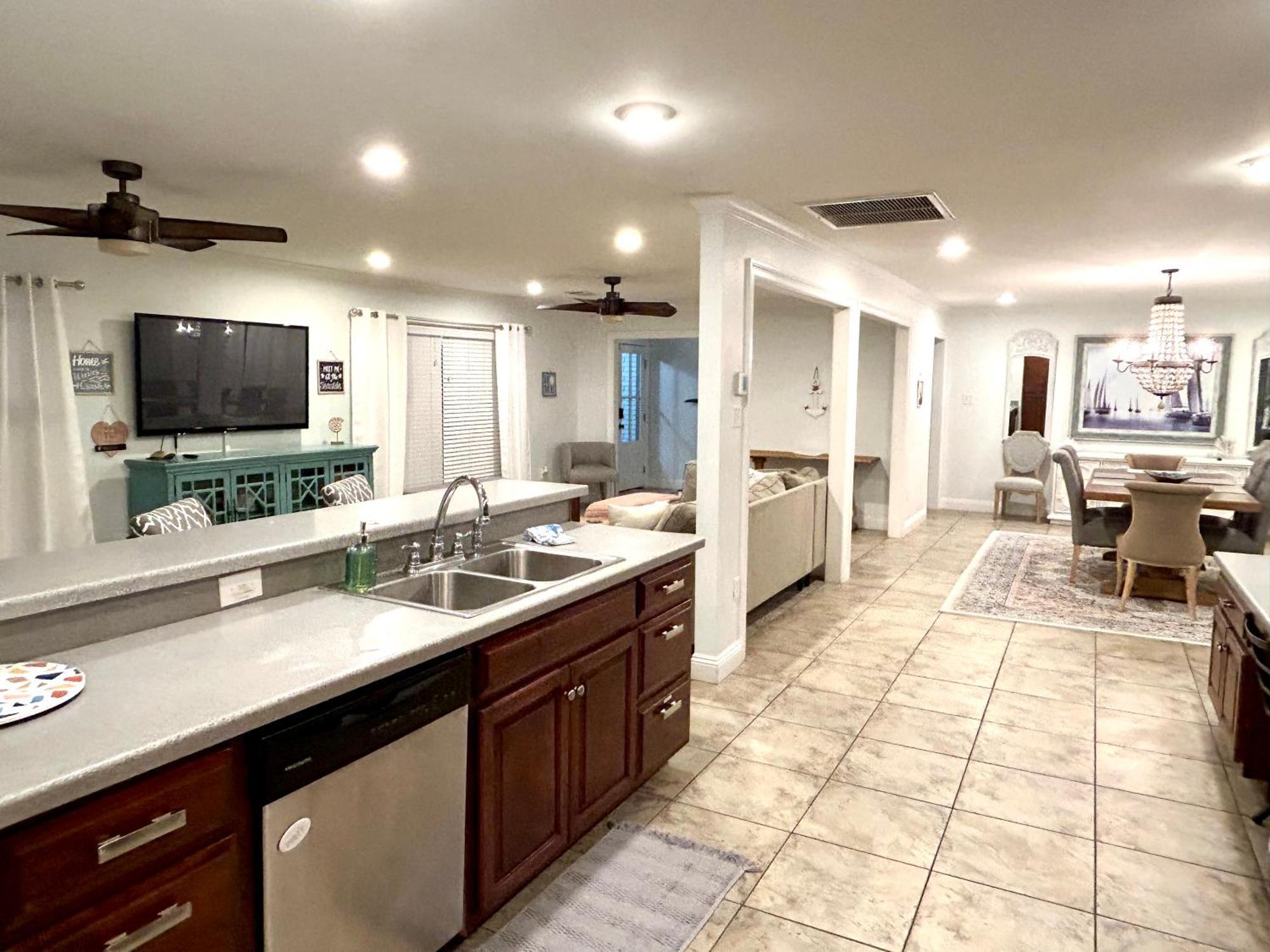 4/3 Home Centrally Located, Beach, Casino, Airport, Dining, Golfing, Shopping, Entertainment Gulfport Kültér fotó